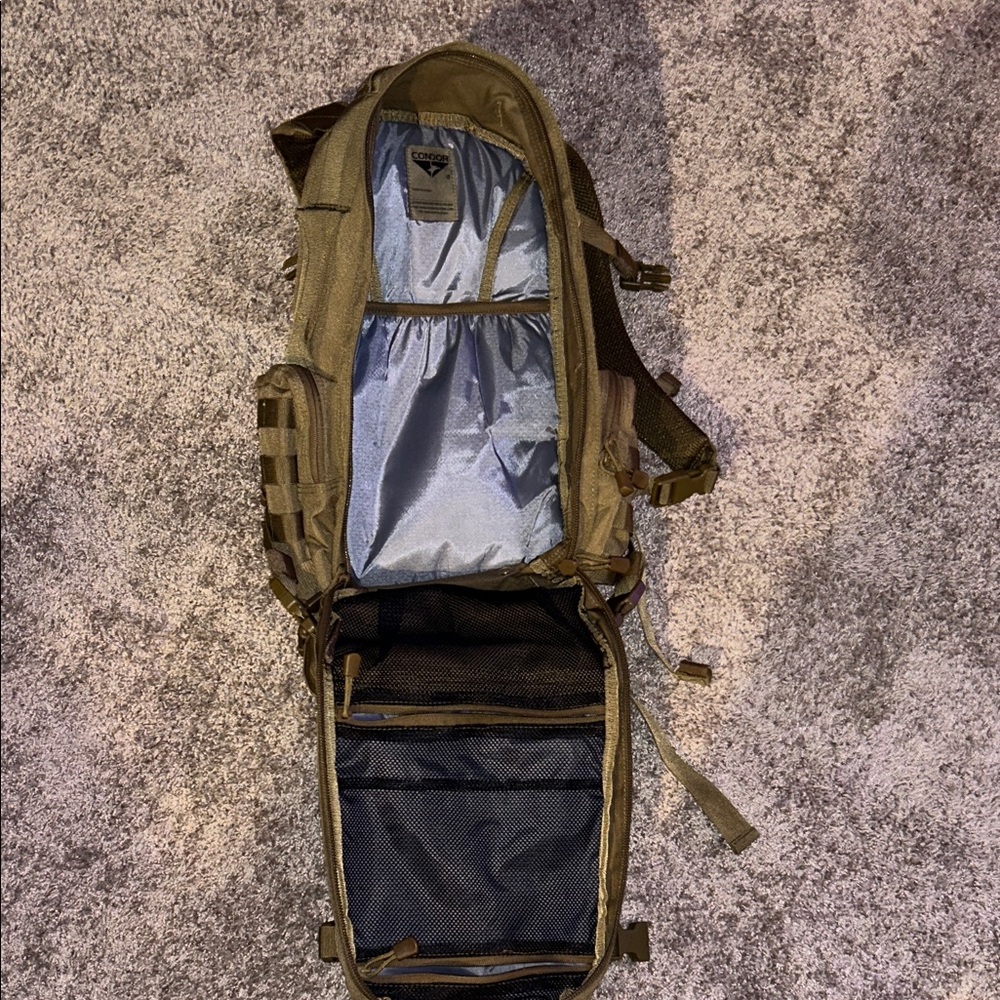 Condor Tactical EDC / URBAN Assault 
Backpack.  Top #1 rated backpack

Best #1 - Picture 4 of 5